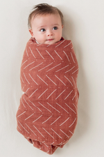 BREASTFEEDING BOSS COVER - RUST MUDCLOTH