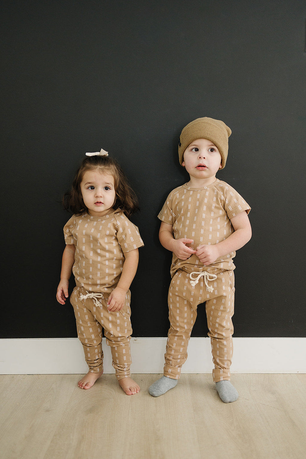 Light Mustard Strokes Two-piece Pocket Set