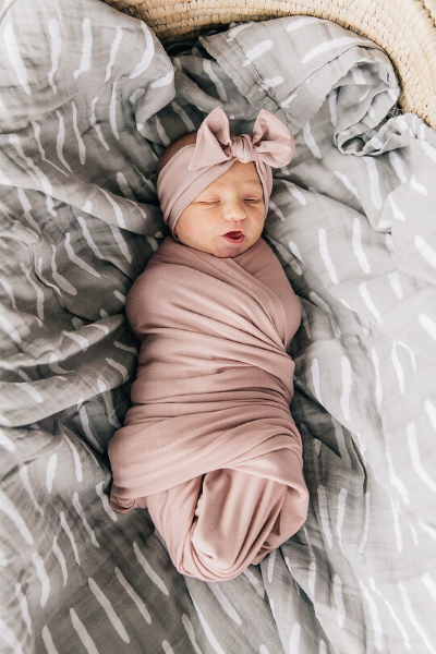 DUSTY ROSE STRETCH SWADDLE